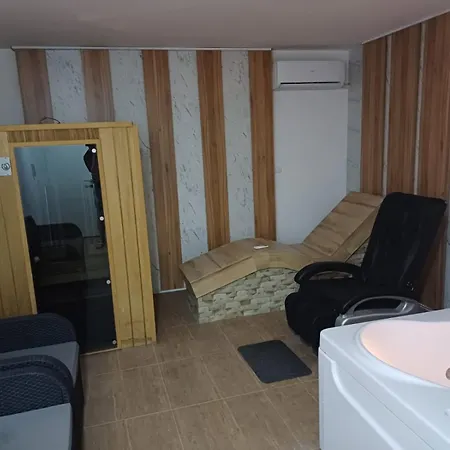 Prenociste Silver Lux Srebrno Jezero 6 Veliko Gradiste